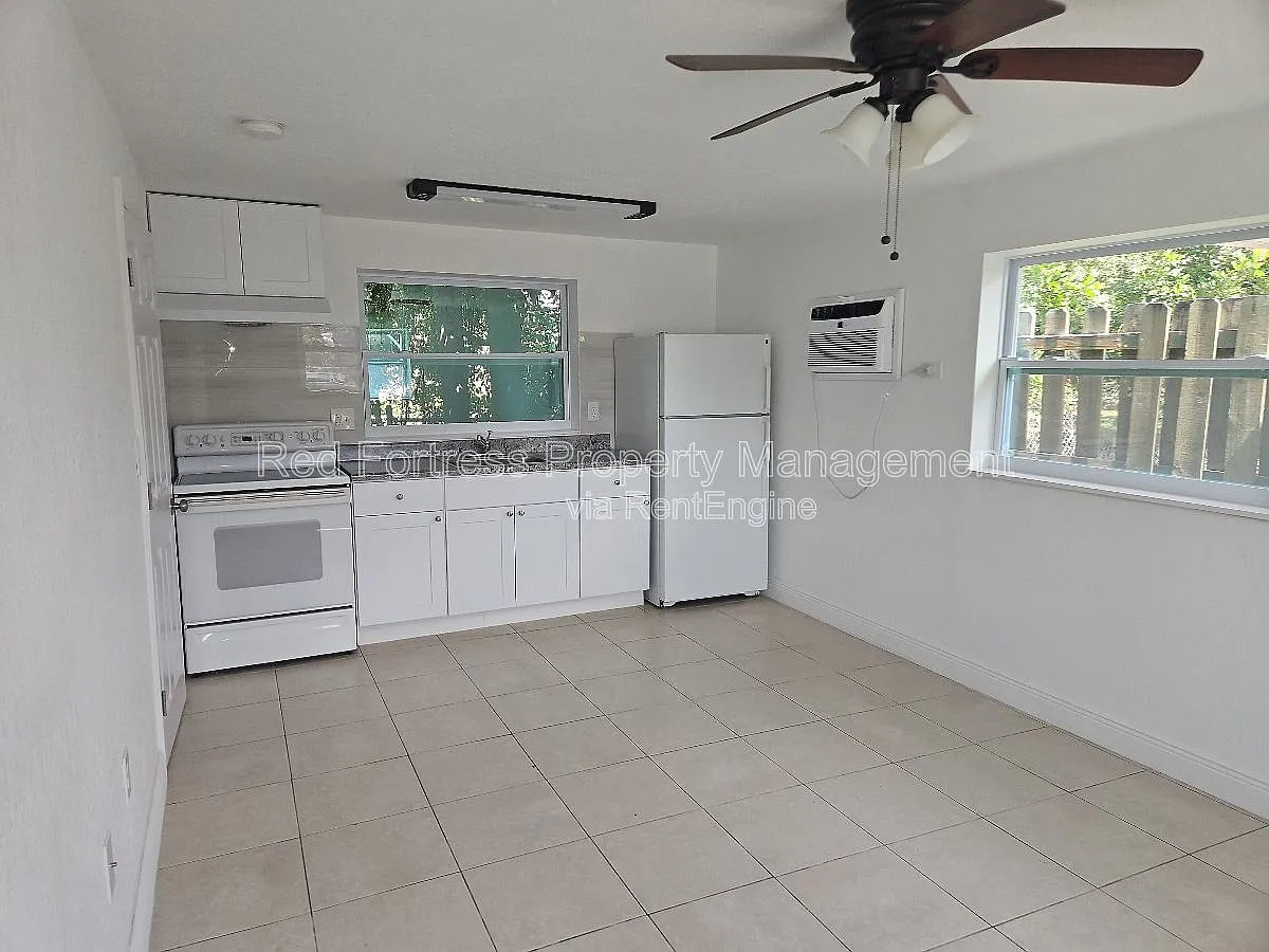 1 bed, 1.0 bath, $1,149 — Photo 2