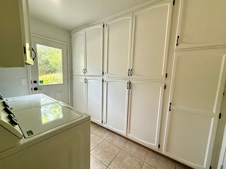 2224 Alamo Pintado Ave — Photo 9