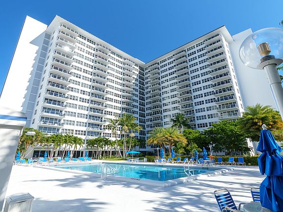 3rd image of 3333 NE 34th Street #806