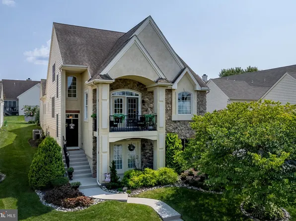 320 Carlisle Dr, Avondale, PA 19311