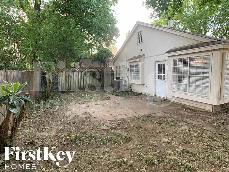 18614 Seaton Dr — Photo 23