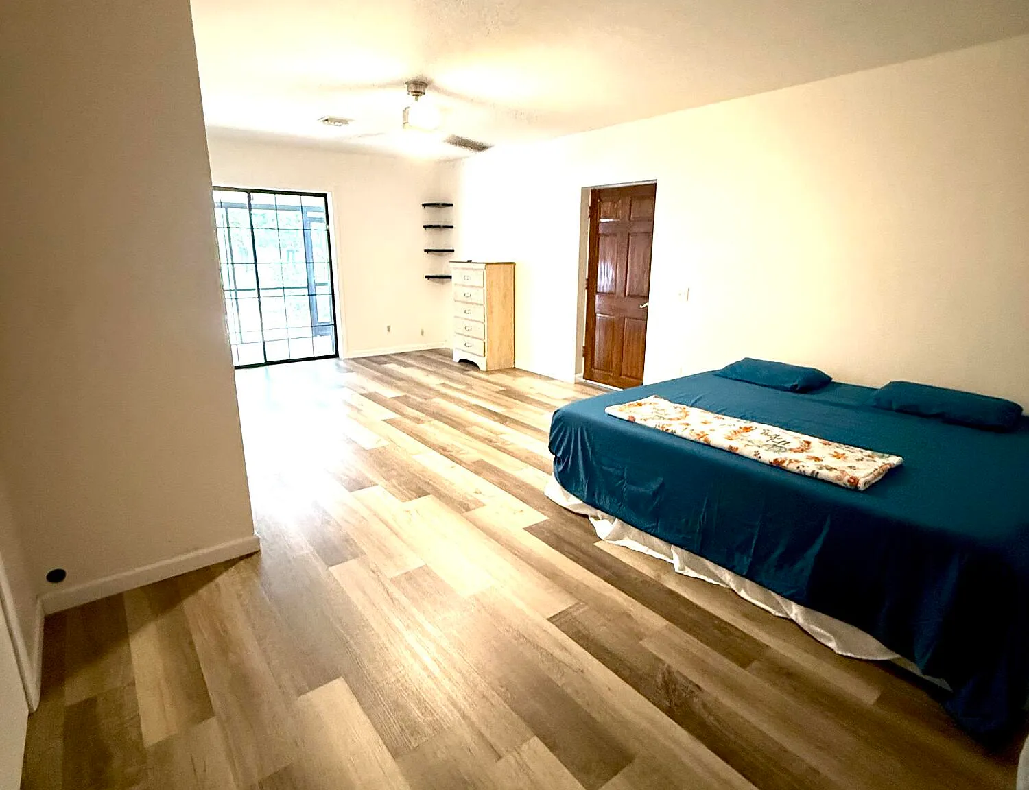 4 bed, 3.0 bath, 1991 sqft, $3,000 — Photo 3