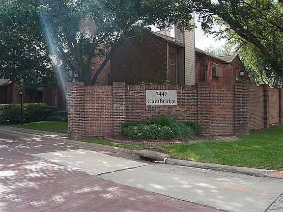 Neighborhood entrance