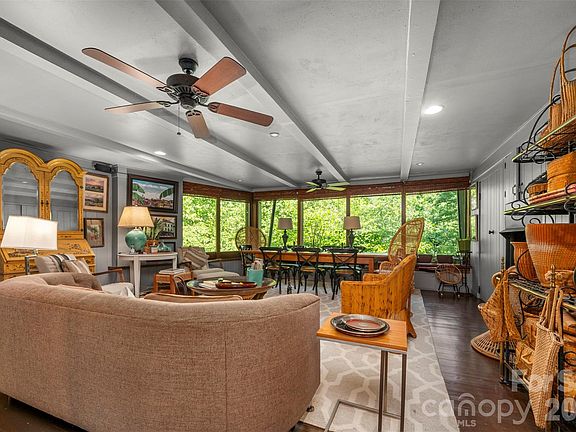 4th image of 484 Sourwood Ridge Rd