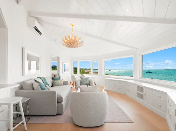 15 Lauretta Ln, Nantucket, MA 02554
