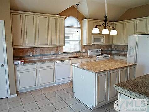 5th image of 2117 Pecan Dr