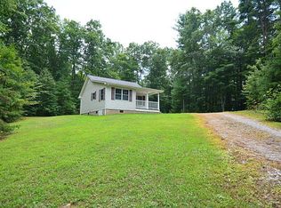 1943 Hunters Ridge Rd, Hillsville, VA 24343