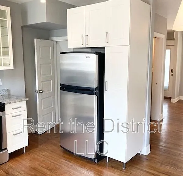 624 Orleans Pl NE — Photo 4