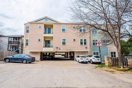 2414 Longview St Photo 1