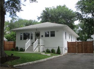 44 Crane St, Fairfield, CT 06825
