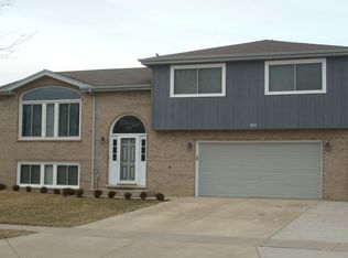 806 Ontario Dr, Romeoville, IL 60446