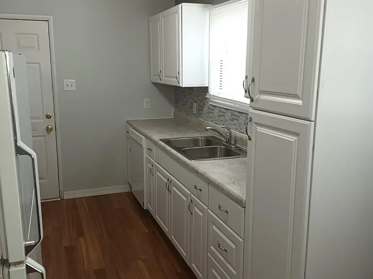 2666 Creve Coeur Mill Rd — Photo 3