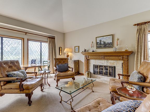 3rd image of 3149 Montana Ln