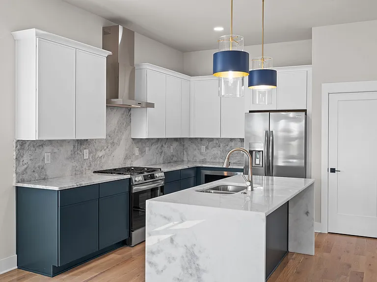 2525 W Heiman St #2525 — Photo 8