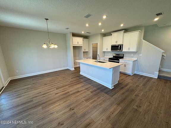 2nd image of 12908 HOLSINGER Boulevard