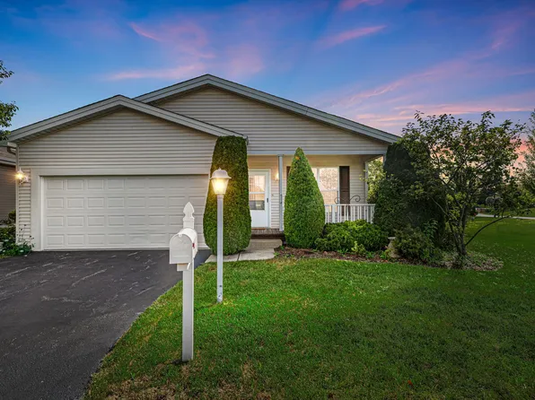 1 Rocking Horse Ln, Grayslake, IL 60030