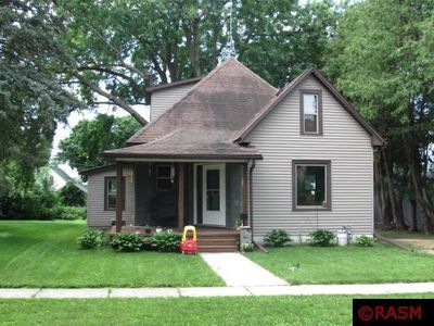 30 1st St NE, Madelia, MN, 56062