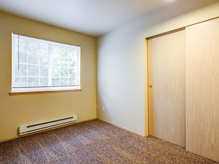 2050 Fraser St — Photo 18