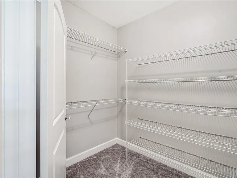 Stadium House Apartments — Photo 40