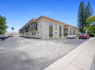 415 NE 2nd St APT 215, Hallandale, FL 33009