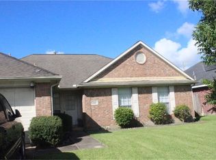 2840 Community Dr, Alvin, TX 77511