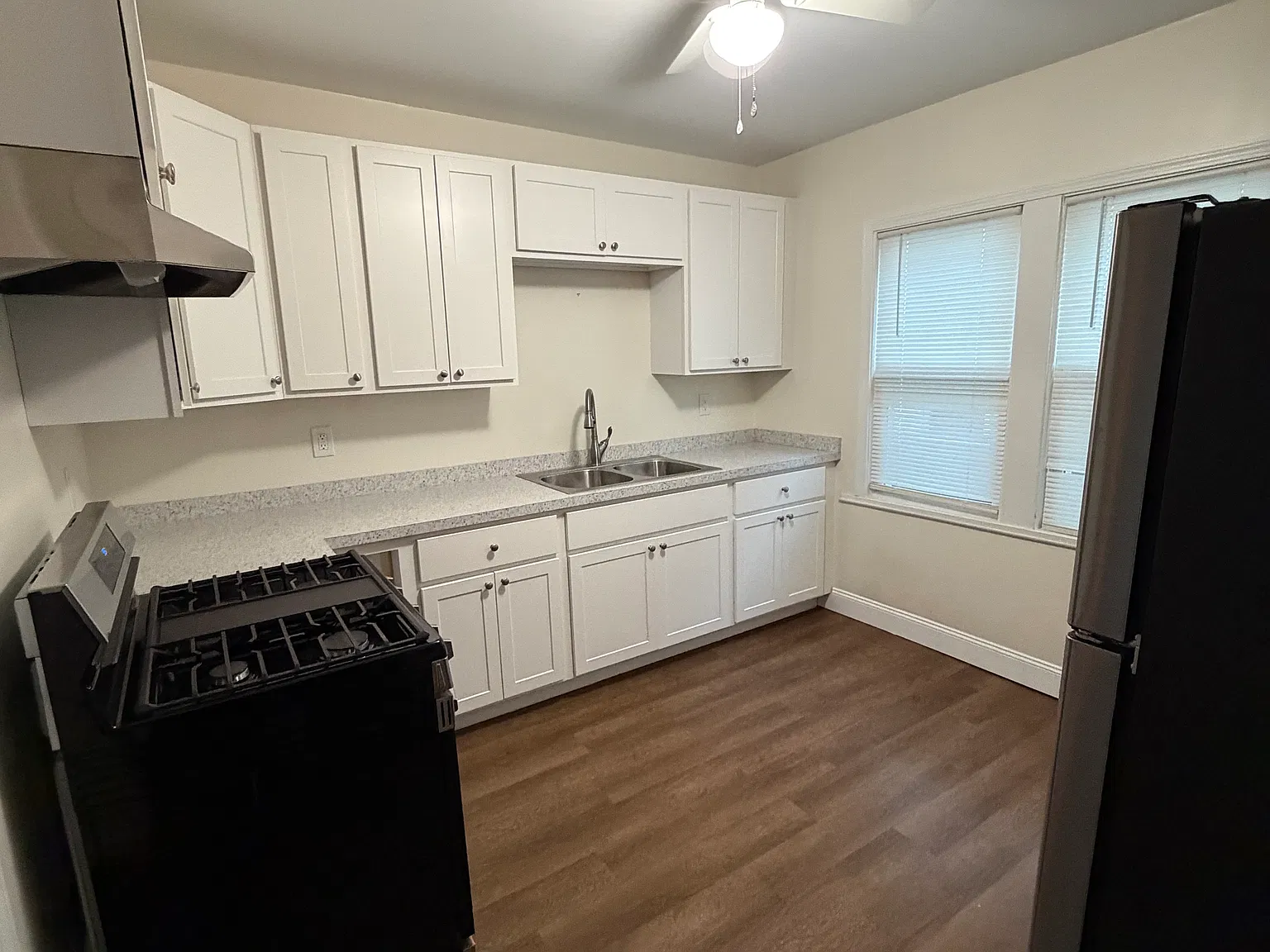 84 Remington Pl — Photo 2