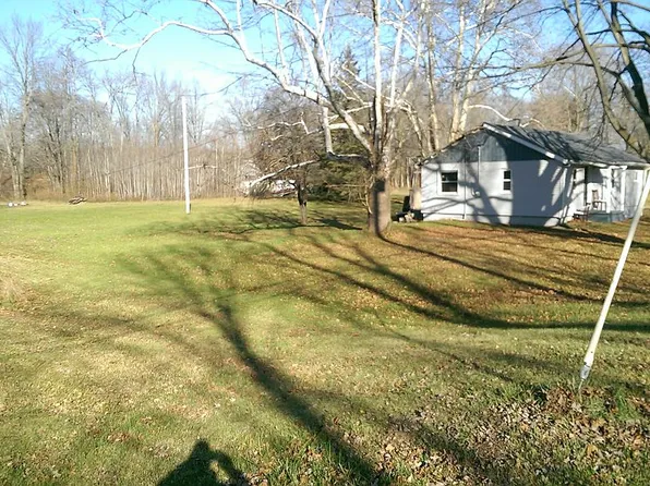 1495 E Center Rd, Hastings, MI 49058