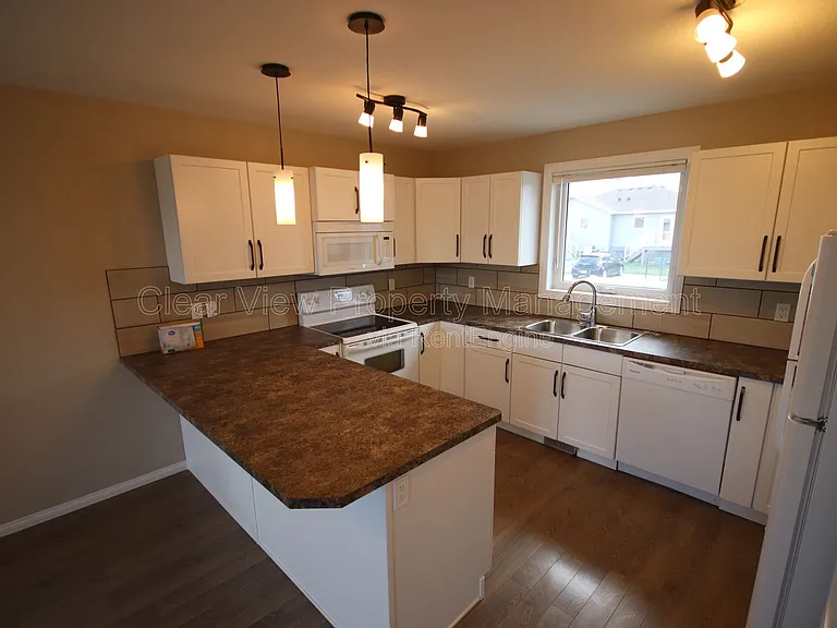 704 Mount Sundance Ln W — Photo 5