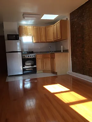 Rented by Warren T Real Estate Corp. | media 81