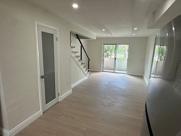 5th image of 465 Swallow Dr Unit 11