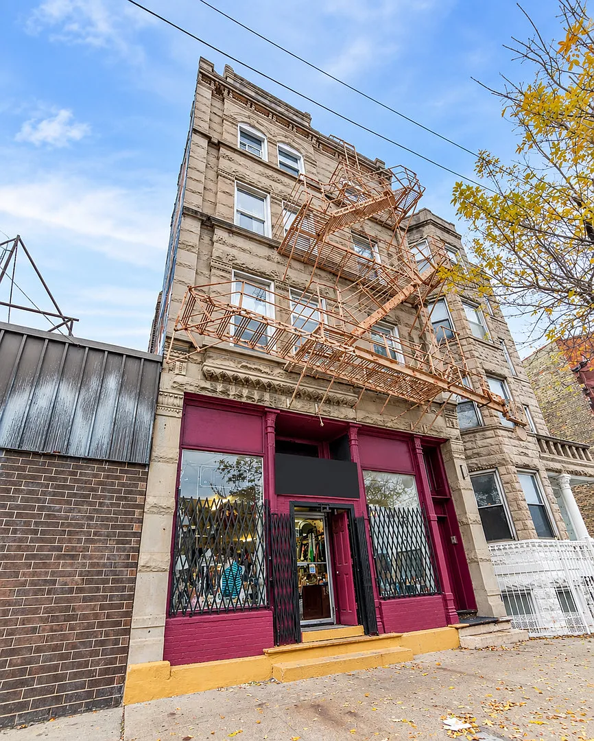 1854 S Ashland Ave — Photo 1