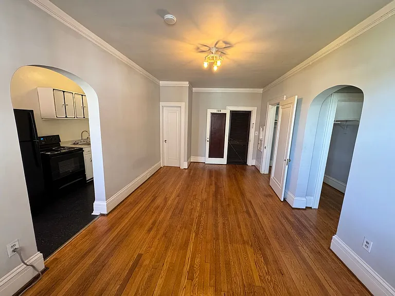 Gray Court Apartments — Photo 23