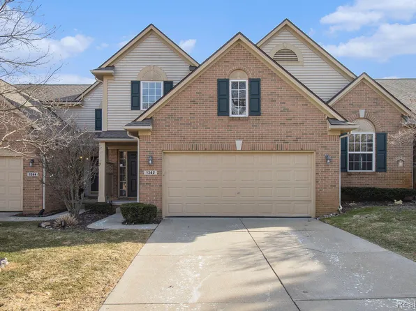 1342 Waverly Dr #97, White Lake, MI 48386