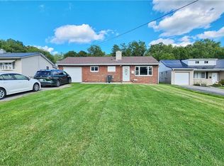 1023 Aetna Dr, Ellwood City, PA 16117