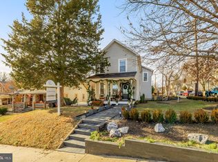 4240 34th St, Mount Rainier, MD 20712