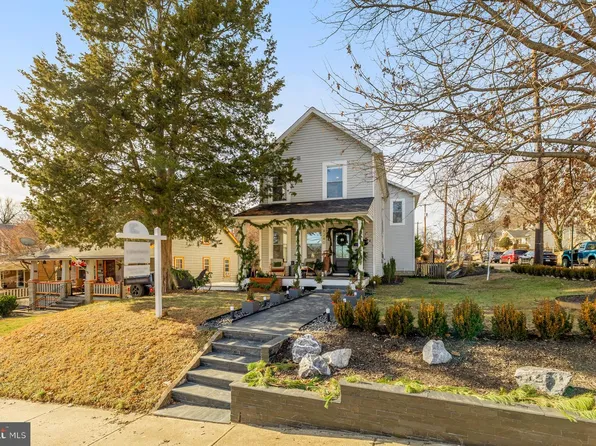 4240 34th St, Mount Rainier, MD 20712