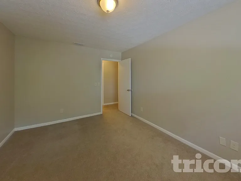1422 Mistyglen Ln — Photo 12