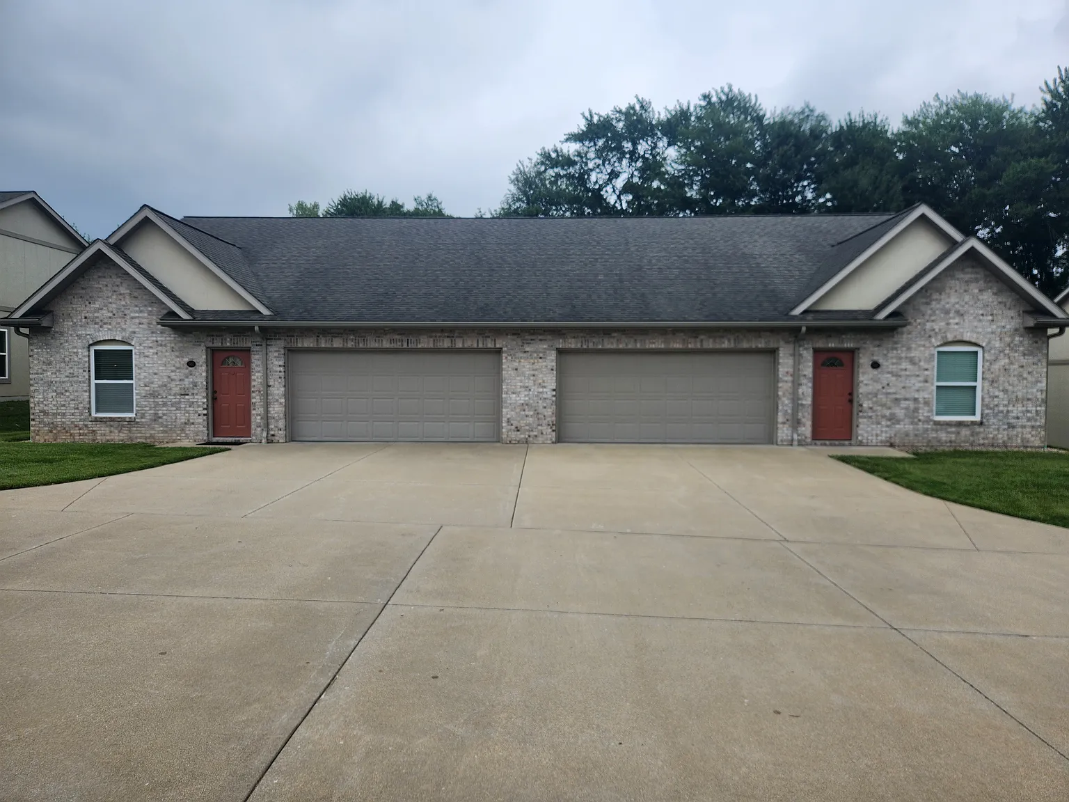 3 bed, 1350 sqft, $1,500 — Photo 1