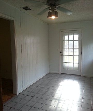 5th image of 300 Palm Blvd