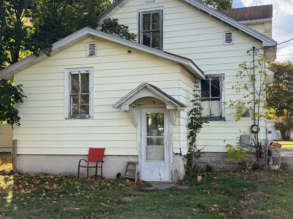 221 Beech St, Kingsford, MI 49802