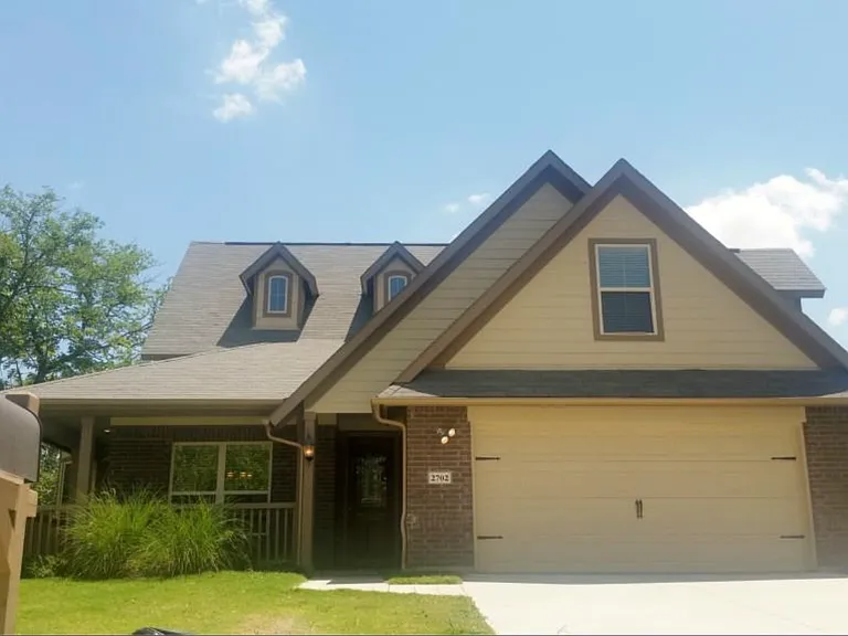 2702 Cartwright St — Photo 2