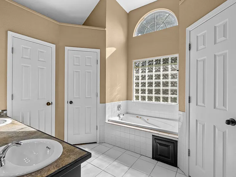 794 N Blazing Star Dr — Photo 17