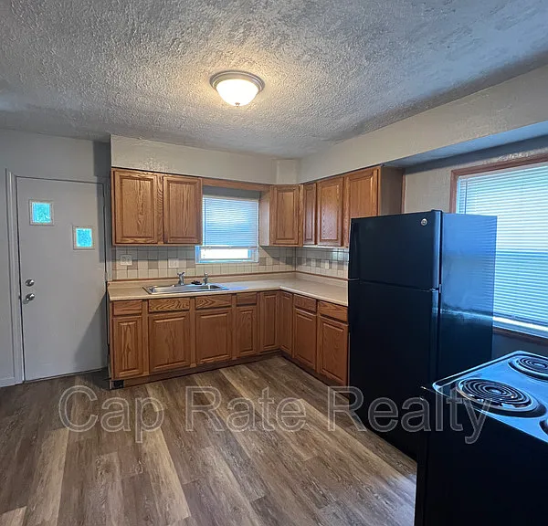 924 E 18th Ave — Photo 9