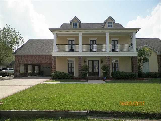 2nd image of 116 Oak Manor Ln