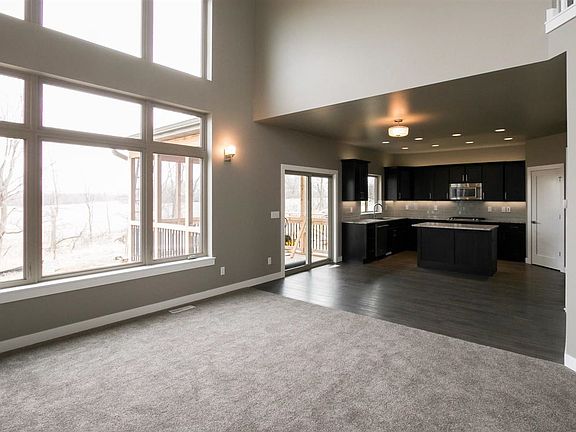 4th image of 402 Dogwood Ln