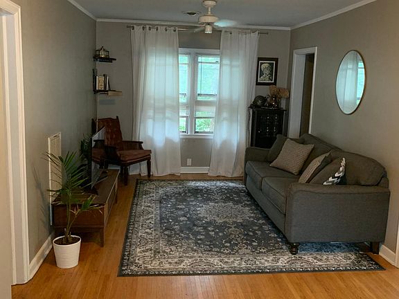 5th image of 2919 Fillmore St NE #2