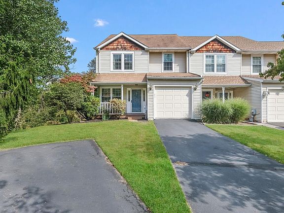 2nd image of 15 Cottonwood Dr