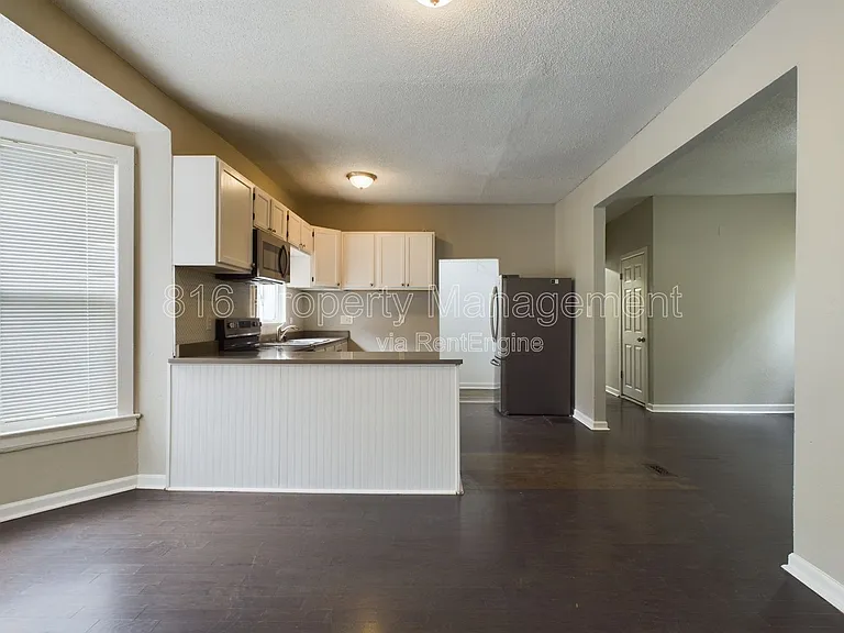 5218 Highland Ave — Photo 7