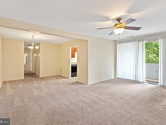 2nd image of 5612 Bloomfield Dr APT 102