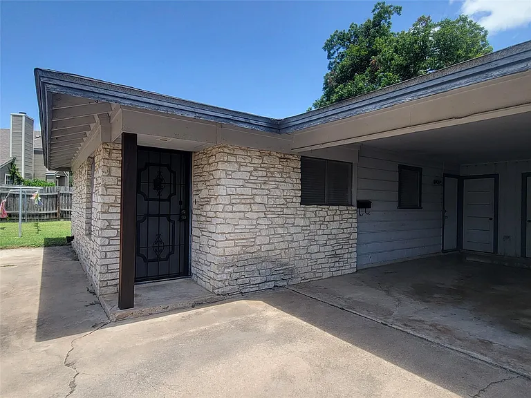 5806 Nassau Dr #B — Photo 3